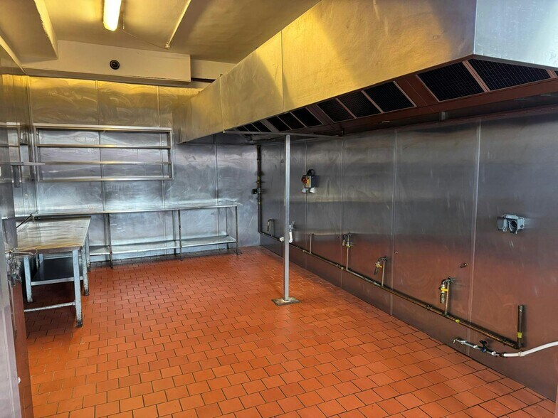 34-28 Bogmoor Pl, Glasgow for lease - Building Photo - Image 2 of 7
