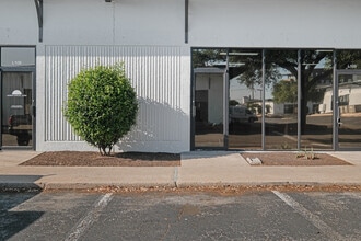 5555 N Lamar Blvd, Austin, TX for lease Interior Photo- Image 2 of 18