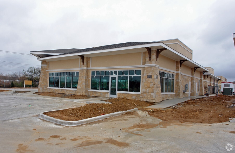 8861 Davis Blvd, Keller, TX for lease - Building Photo - Image 2 of 7