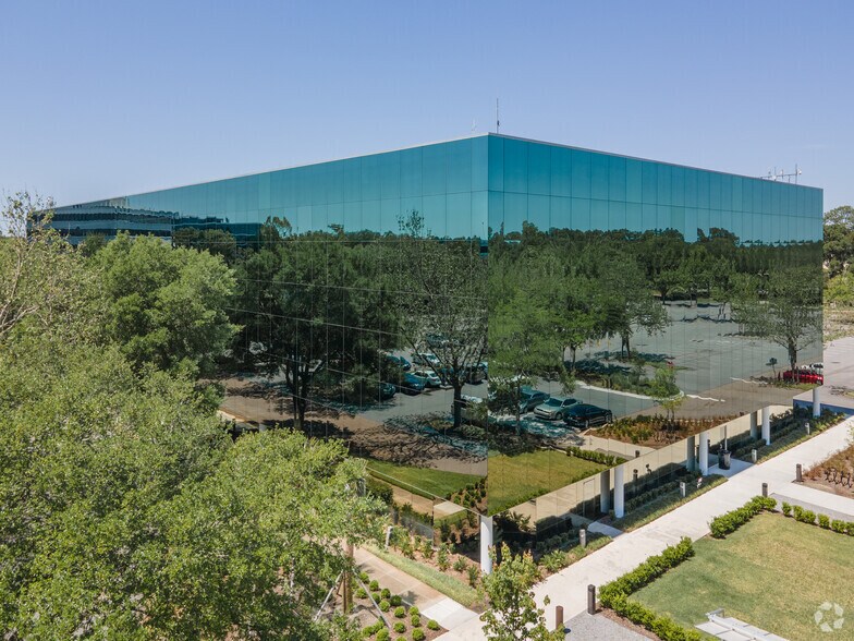 6735 Southpoint Dr, Jacksonville, FL à louer - Photo du bâtiment - Image 3 de 10