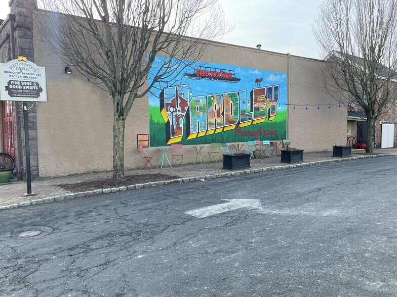 15 S Main St, Yardley, PA à louer - Photo du bâtiment - Image 3 de 12