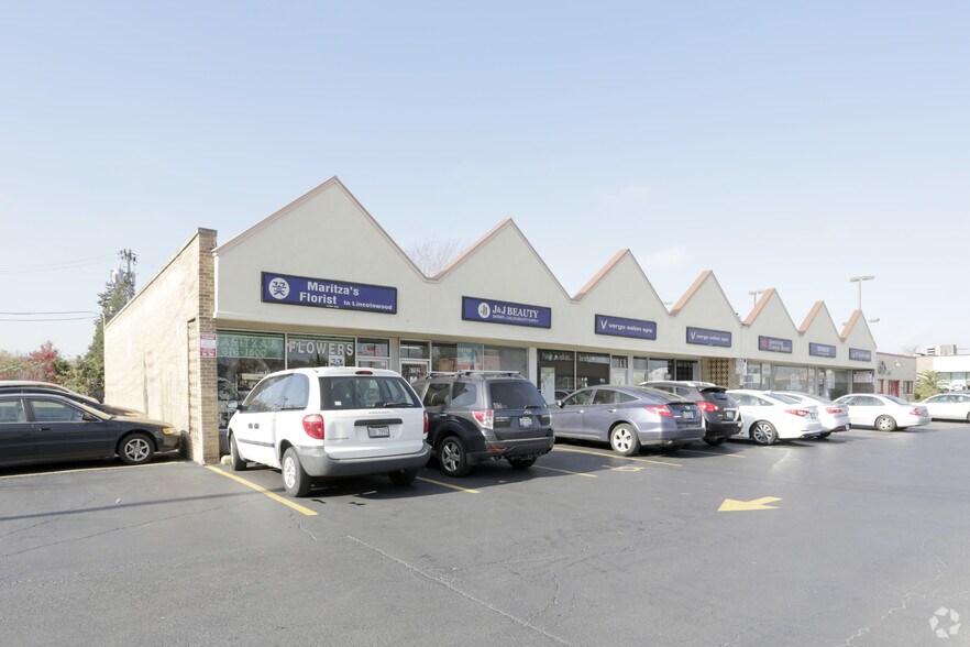 6700-6710 N Crawford Ave, Lincolnwood, IL for lease - Primary Photo - Image 1 of 6