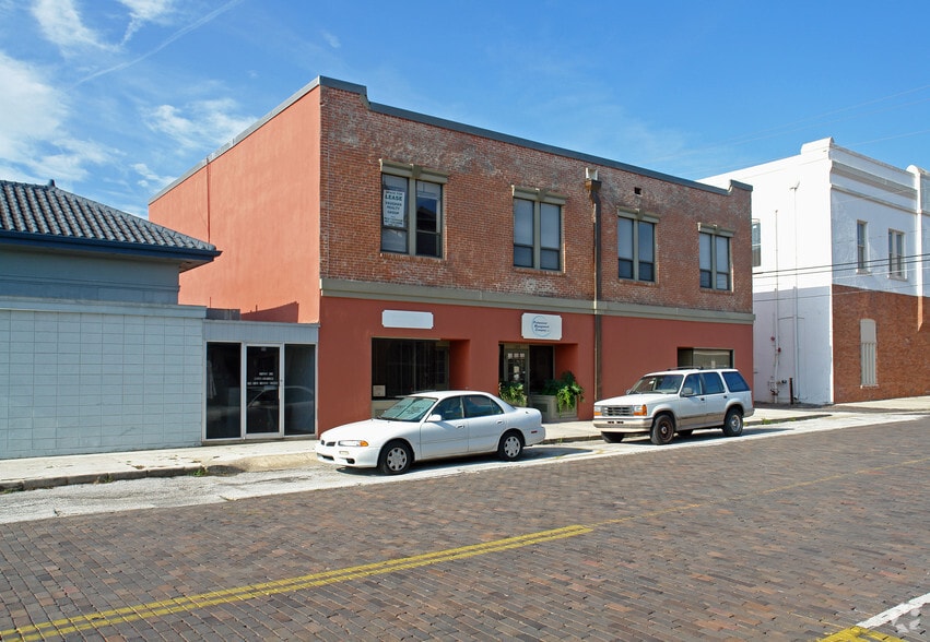 107-109 W Commercial St, Sanford, FL for lease - Primary Photo - Image 1 of 7