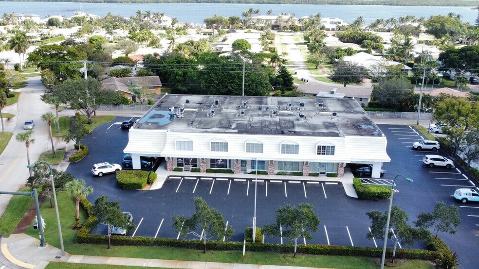 784 US Highway 1, North Palm Beach, FL for lease - Building Photo - Image 1 of 18