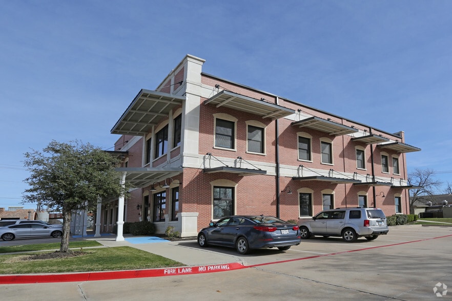 140 E Main St, Lewisville, TX for lease - Building Photo - Image 1 of 6