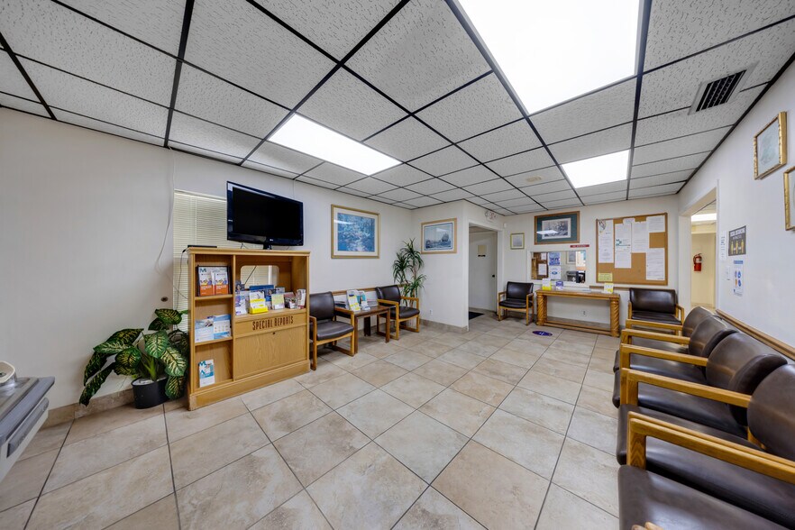 9765 SW 184th St, Miami, FL à vendre - Photo du bâtiment - Image 3 de 43