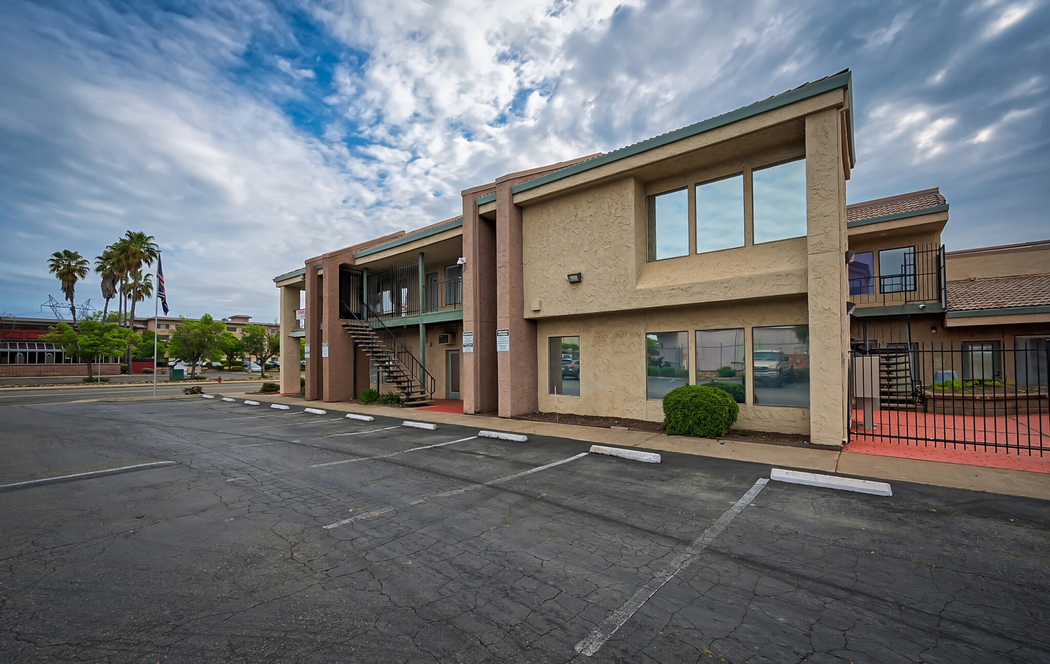 833 Mistletoe Ln, Redding, CA for lease Primary Photo- Image 1 of 16