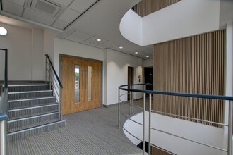 1 Sterling Way, Tingley à louer Photo intérieure- Image 2 de 2