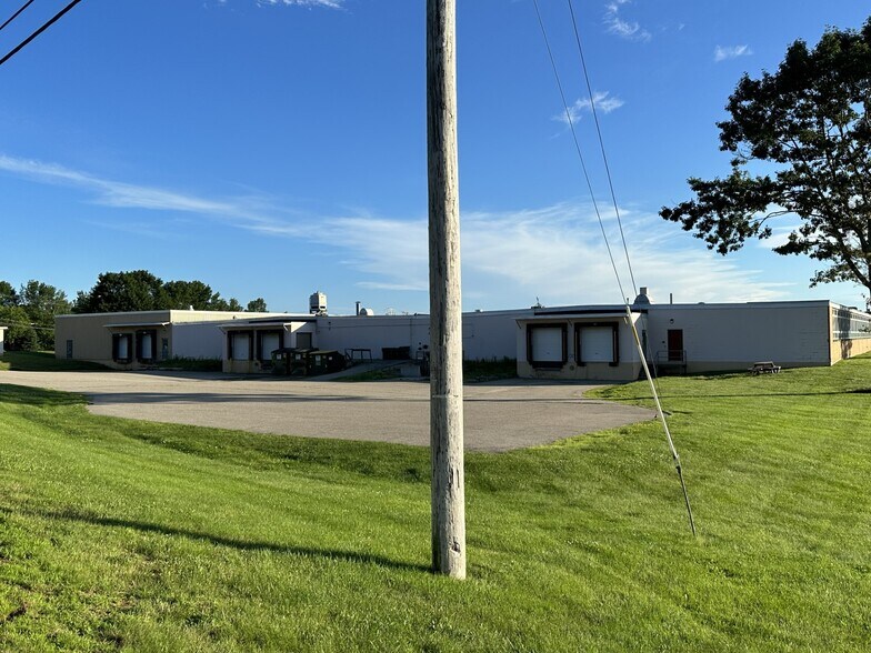 9 Cutts Rd, Kittery, ME à vendre - Photo du bâtiment - Image 3 de 5