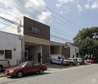 Plus de détails pour 87-89 Garden St, Westbury, NY - Local d'activités à louer