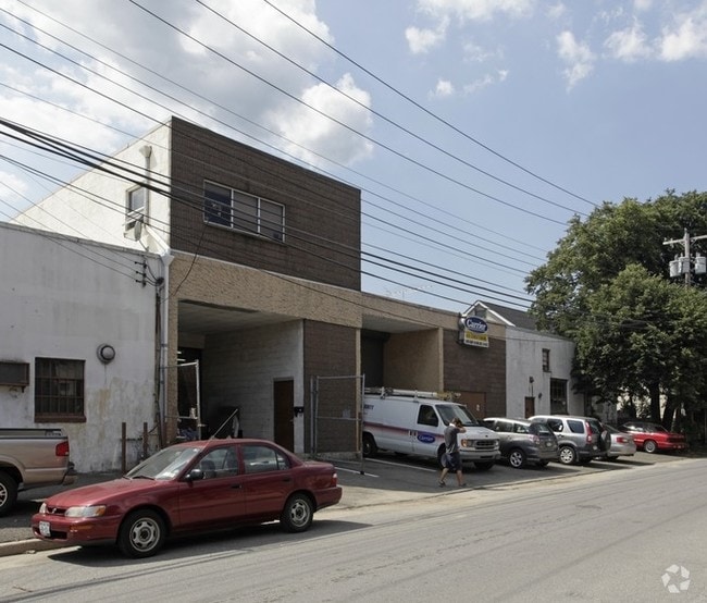 More details for 87-89 Garden St, Westbury, NY - Office, Flex for Lease