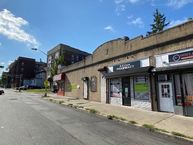 41-45 N Clinton St, East Orange, NJ à vendre - Photo du bâtiment - Image 2 de 7