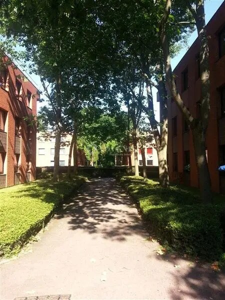 Office in Montigny-le-Bretonneux for lease Building Photo- Image 1 of 9