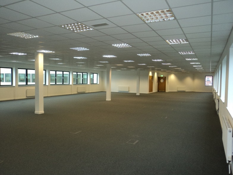 Castle St, Hamilton for lease - Interior Photo - Image 2 of 6