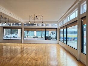 306 NW Broadway, Portland, OR à louer Photo intérieure- Image 2 de 16