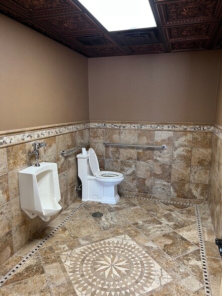 2101 Grant St, Wichita Falls, TX for lease - Building Photo - Image 2 of 12