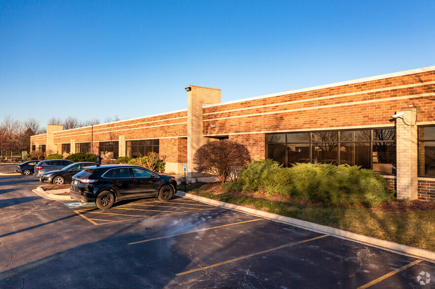 27545 Diehl Rd, Warrenville, IL for sale - Building Photo - Image 1 of 1