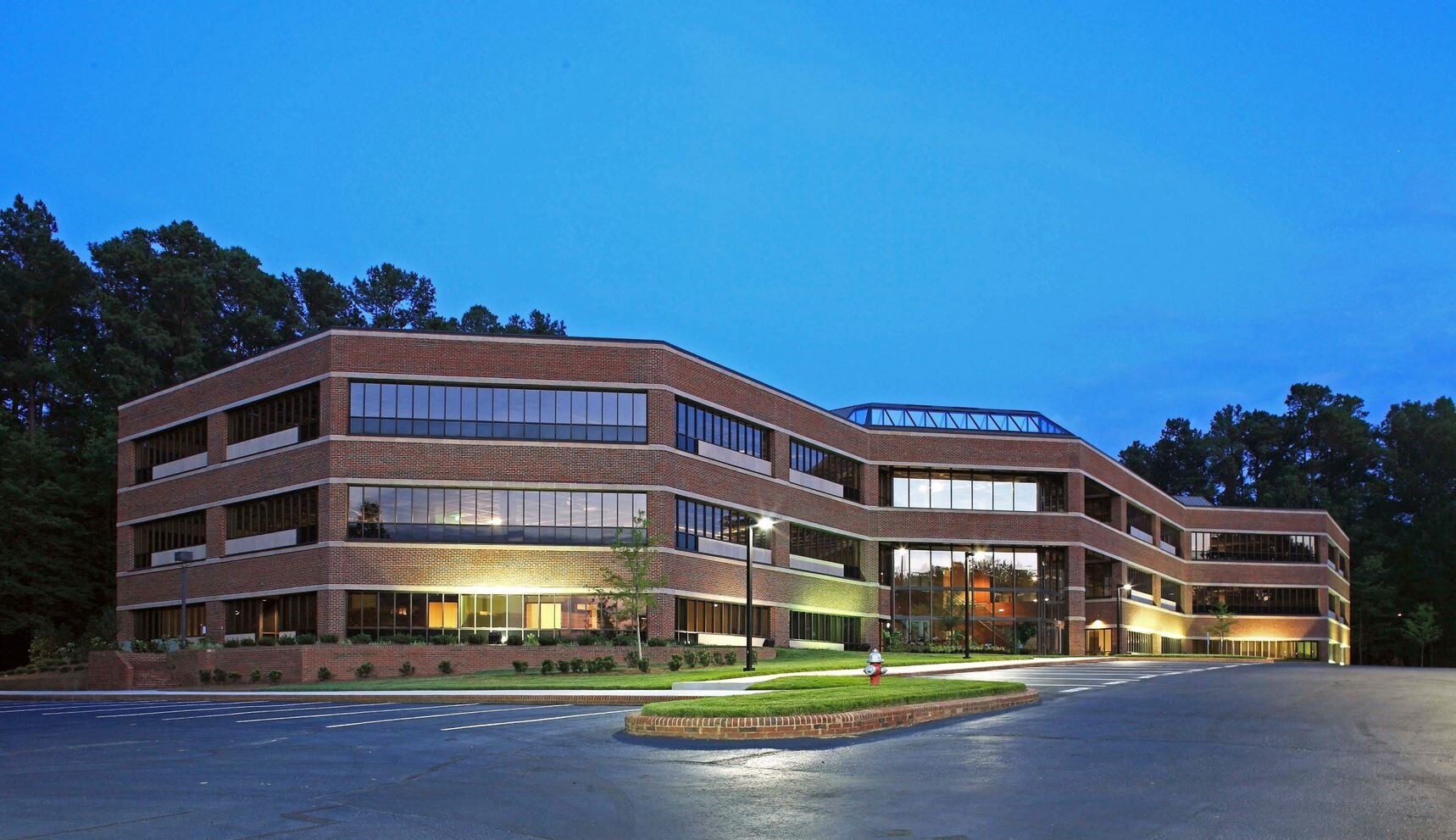 3600 Glenwood Ave, Raleigh, NC à louer Photo du bâtiment- Image 1 de 19