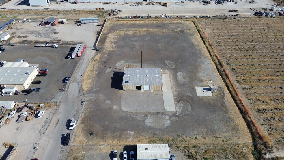 4925 E Annadale Ave, Fresno, CA à louer - Photo du bâtiment - Image 2 de 18