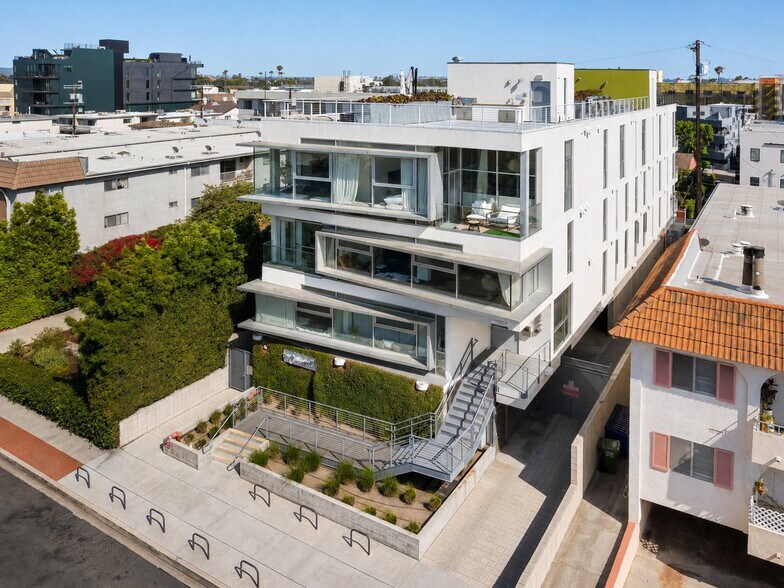 12770 Caswell Ave, Los Angeles, CA à vendre - Photo du bâtiment - Image 3 de 47