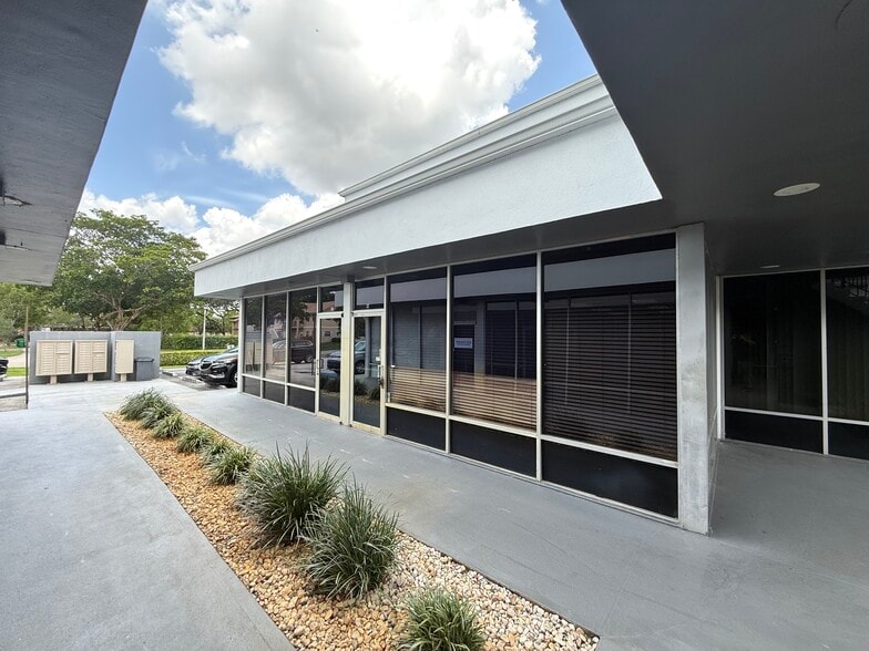 11471 W Sample Rd, Coral Springs, FL for lease - Building Photo - Image 3 of 16