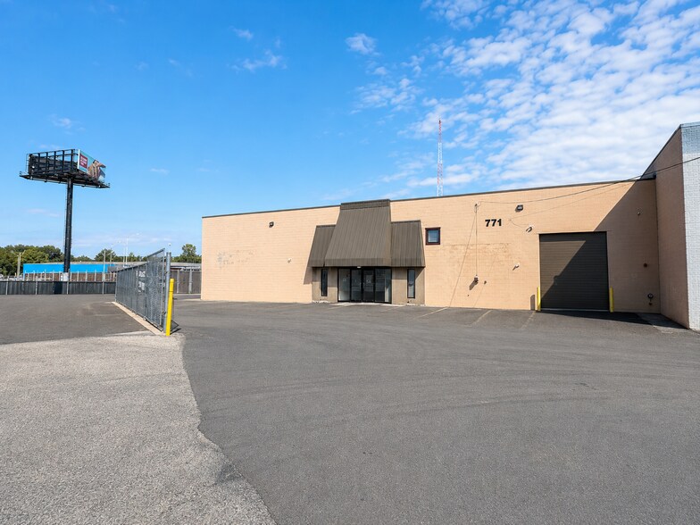 771 Creek Rd, Bellmawr, NJ à louer - Photo du bâtiment - Image 1 de 5