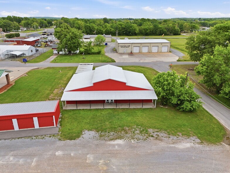 113 S Wilder St, Chouteau, OK à vendre - Photo du bâtiment - Image 3 de 49