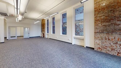 615 2nd Ave, Seattle, WA for lease Interior Photo- Image 2 of 10