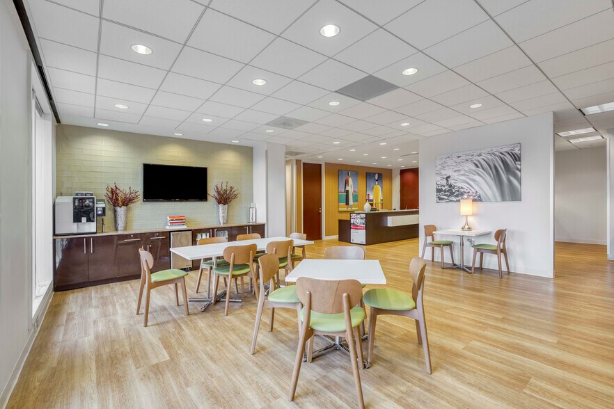 2475 Northwinds Pky, Alpharetta, GA à louer - Photo intérieure - Image 1 de 3