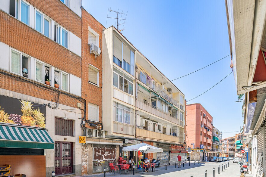 Calle de Martell, 36, Madrid, Madrid à louer - Photo du bâtiment - Image 2 de 2