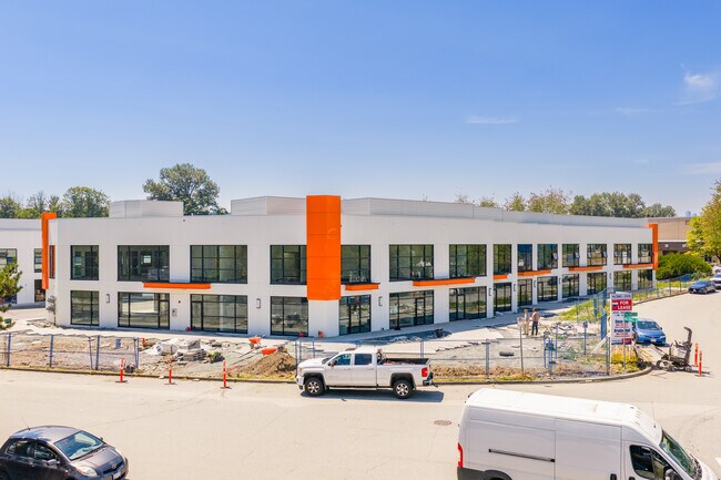 Plus de détails pour 4023 Mcconnell Dr, Burnaby, BC - Bureau, Local d'activités à louer