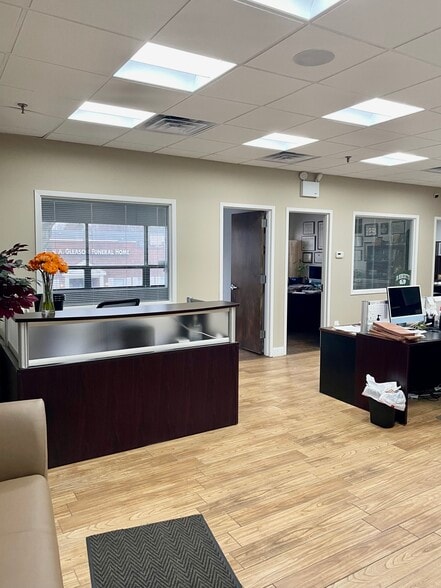 3641-3651 Bell Blvd, Bayside, NY for lease - Building Photo - Image 2 of 8