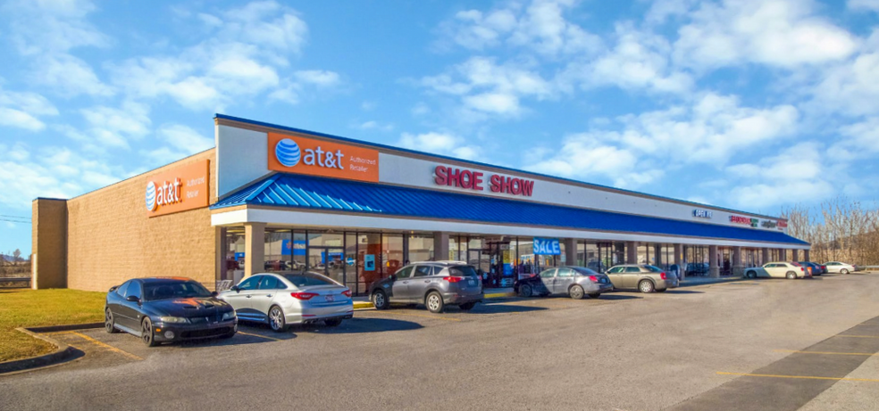 75 Walmart Plaza Dr, Monticello, KY for sale - Building Photo - Image 1 of 1