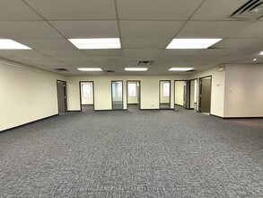 9040 Leslie St, Richmond Hill, ON for lease Interior Photo- Image 2 of 2