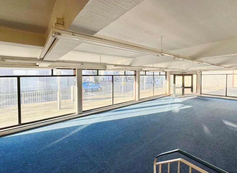 67 Wellington Rd, Rhyl for sale - Interior Photo - Image 2 of 5