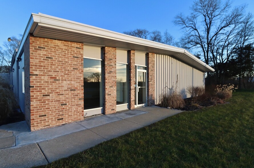 13019 N 2nd St, Roscoe, IL for sale - Building Photo - Image 3 of 25