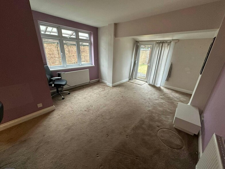 108 Station Rd, London for sale - Building Photo - Image 3 of 9