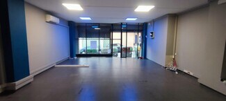 Plus de détails pour Multi-résidentiel à vendre