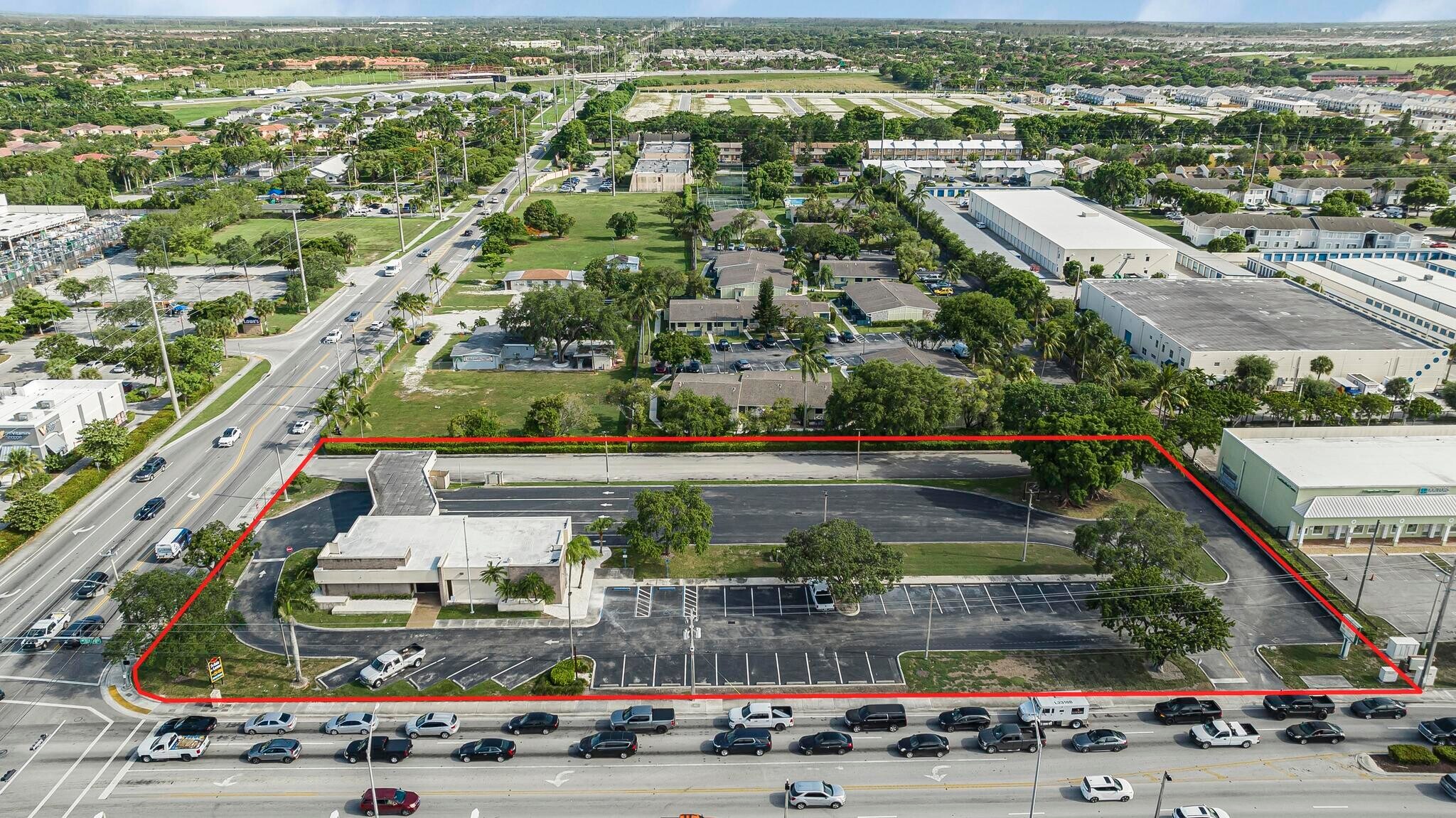 1750 NE 8th St, Homestead, FL à louer Photo du bâtiment- Image 1 de 44
