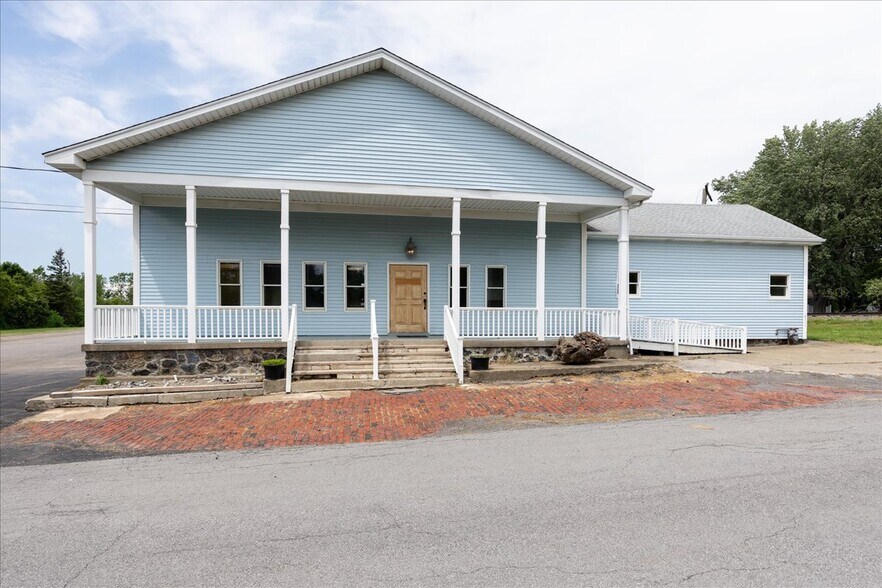 1091 Jamison Rd, Elma, NY à vendre - Photo du bâtiment - Image 1 de 32