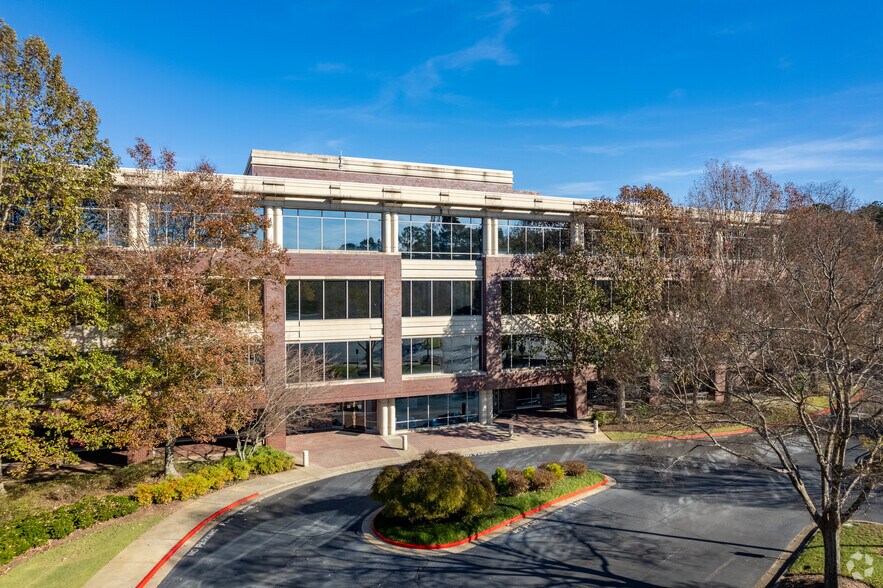 3755 Mansell Rd, Alpharetta, GA à louer - Photo du bâtiment - Image 1 de 12