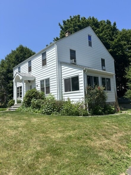26 Edgewood Pl, Meriden, CT à vendre - Photo principale - Image 1 de 7