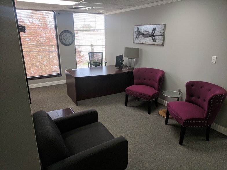 2692 Richmond Rd, Lexington, KY for lease - Interior Photo - Image 3 of 13