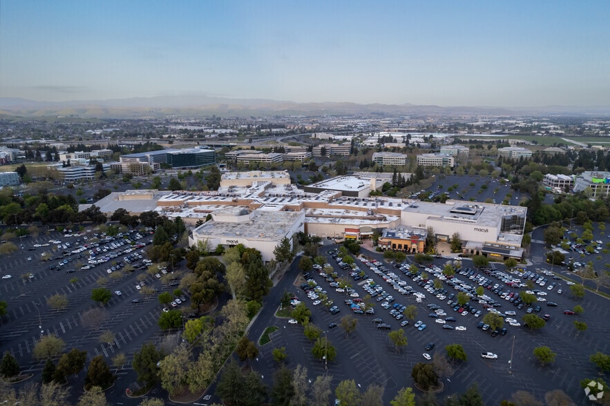 1 Stoneridge Mall, Pleasanton, CA for lease - Primary Photo - Image 1 of 7