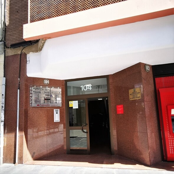 Office in Las Palmas de Gran Canaria, Las Palmas for lease - Primary Photo - Image 2 of 9