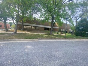 81 Executive Blvd, Farmingdale, NY for lease Interior Photo- Image 1 of 8