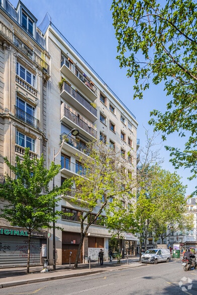 96 Boulevard Barbès, Paris à louer - Photo du bâtiment - Image 2 de 4