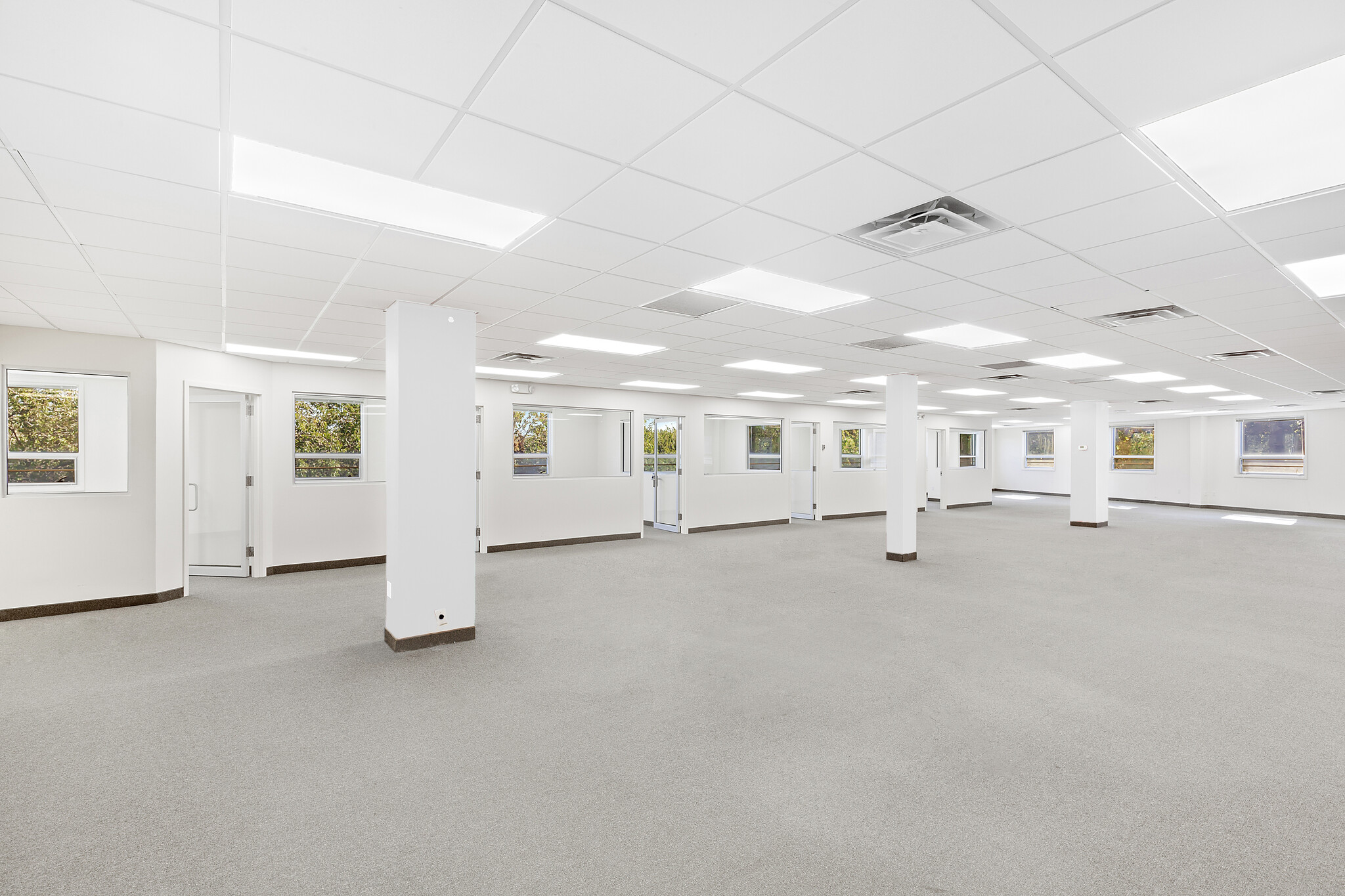 33 Flying Point Rd, Southampton, NY for lease Interior Photo- Image 1 of 2