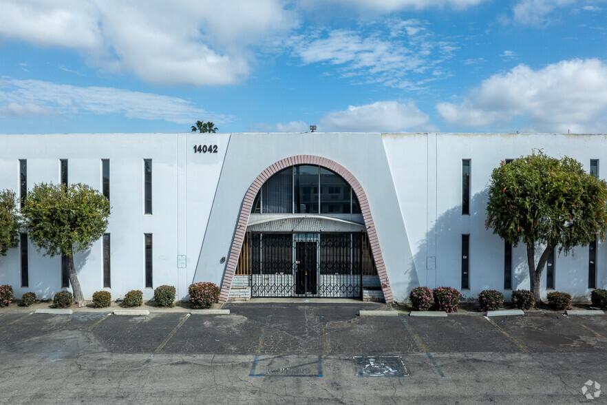 14042-14056 Willow Ln, Westminster, CA for lease - Building Photo - Image 3 of 5