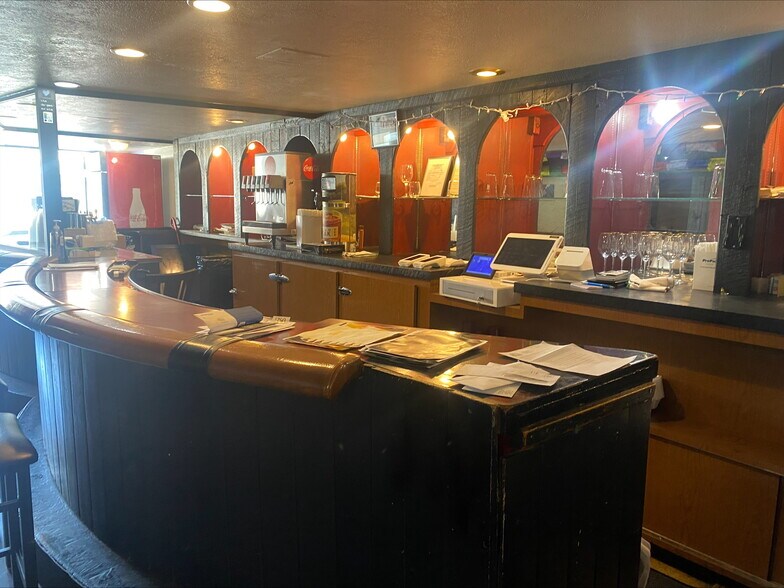 207 S 3rd St, Laramie, WY à vendre - Photo du bâtiment - Image 2 de 21